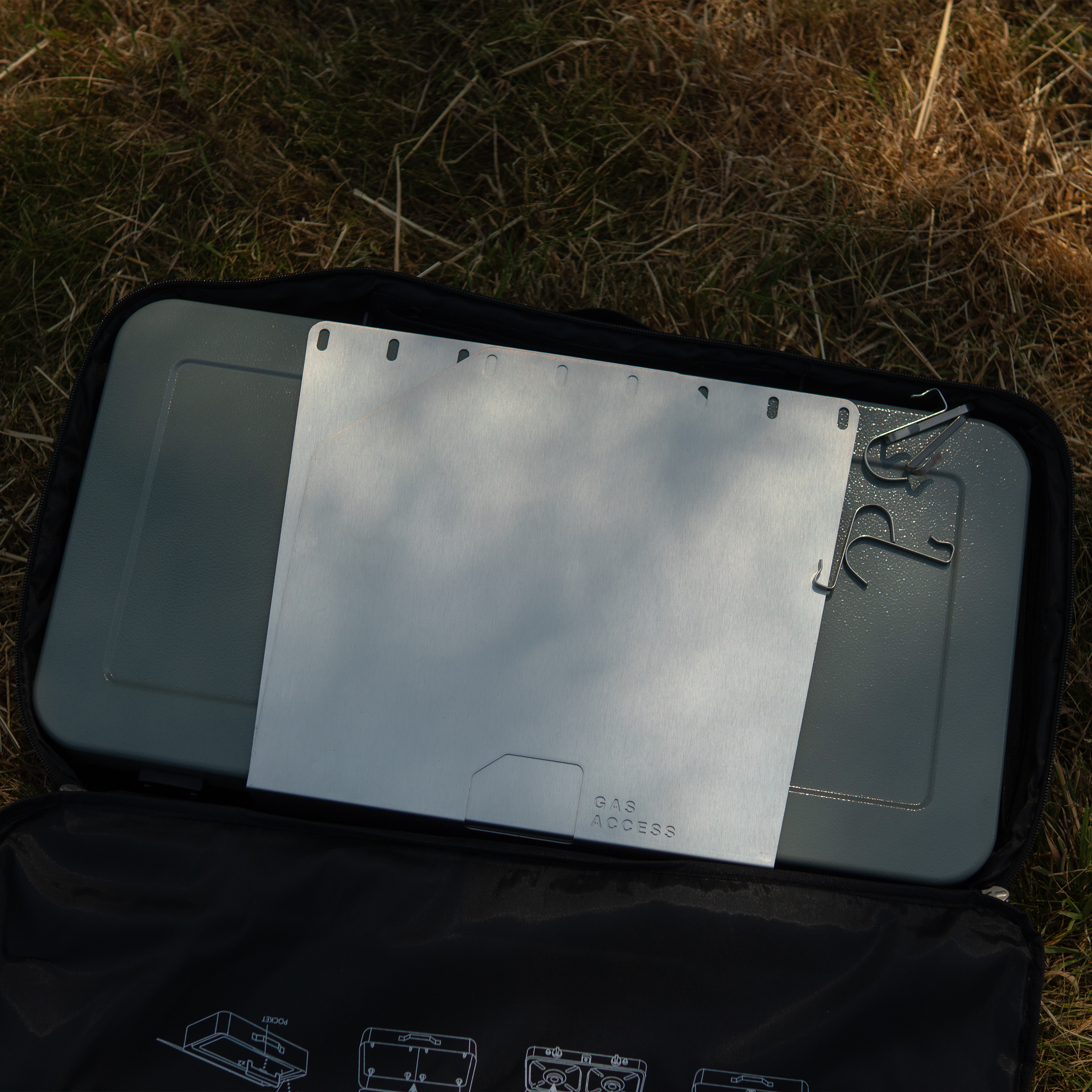 Aluminium windshield for Cadac BBQ - close up